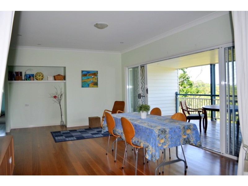 6 Rosewood Crescent, Maleny QLD 4552