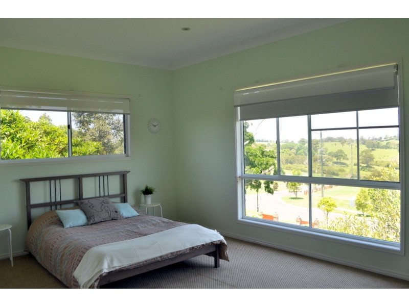 6 Rosewood Crescent, Maleny QLD 4552