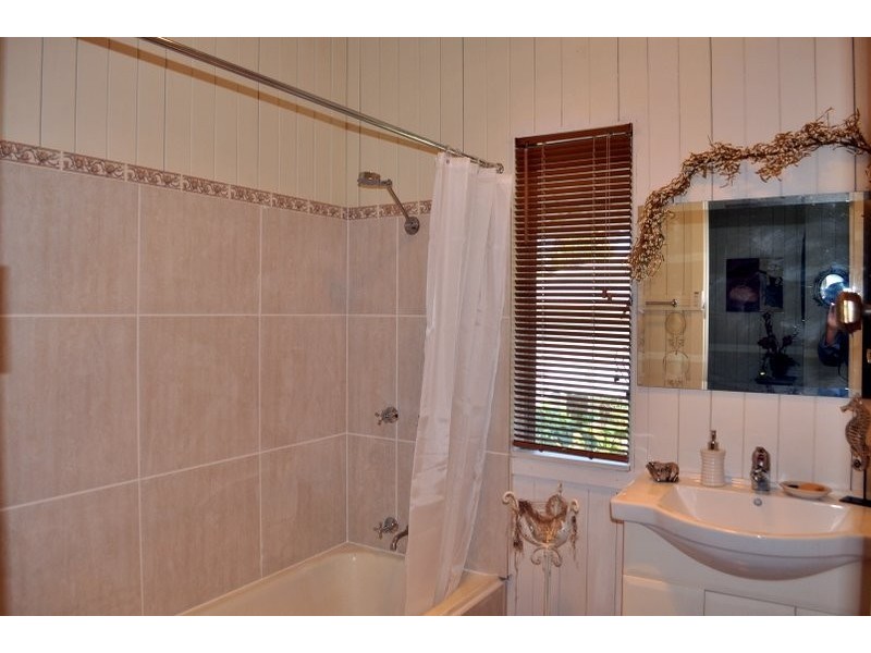 16 ASH, Maleny QLD 4552