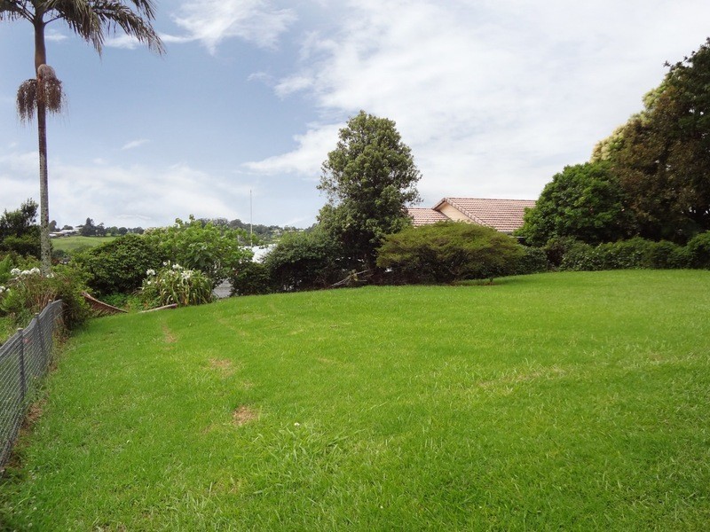 24 Tamarind Street, Maleny QLD 4552