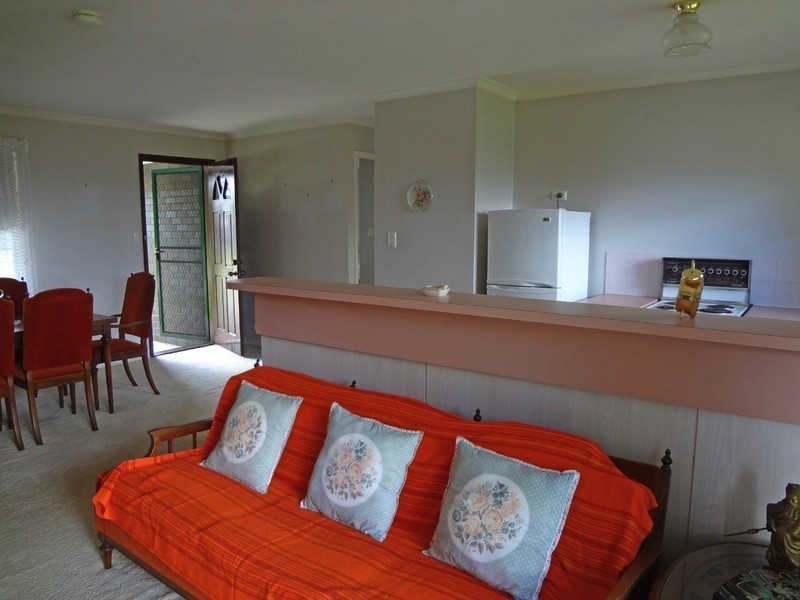 24 Tamarind Street, Maleny QLD 4552