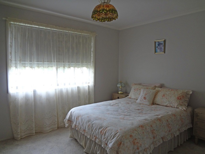 24 Tamarind Street, Maleny QLD 4552