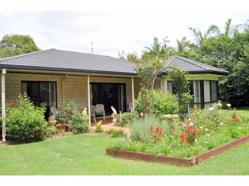 9 Dixon Ave, Maleny QLD 4552