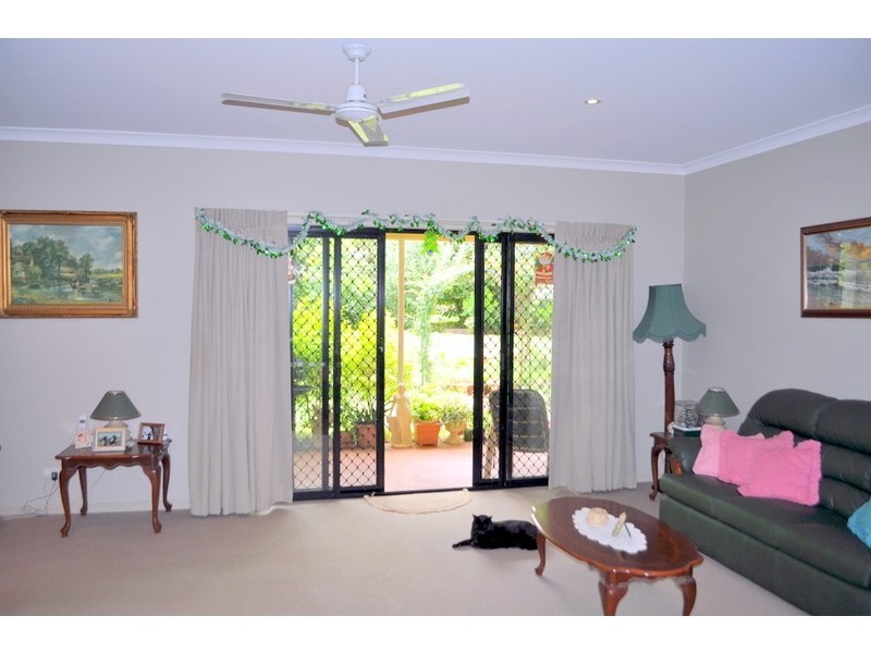 9 Dixon Ave, Maleny QLD 4552