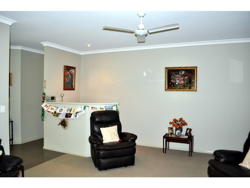 9 Dixon Ave, Maleny QLD 4552