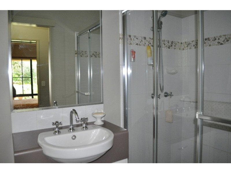 9 Dixon Ave, Maleny QLD 4552