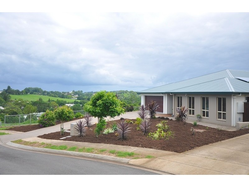 12 Greenhills Esplanade, Maleny QLD 4552