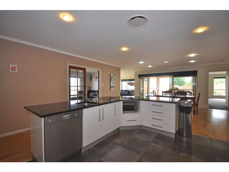 12 Greenhills Esplanade, Maleny QLD 4552
