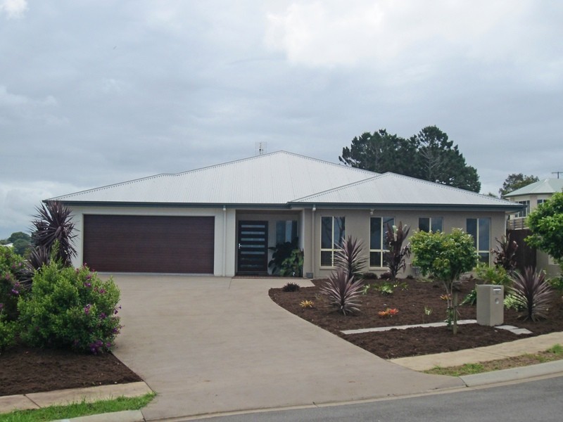 12 Greenhills Esplanade, Maleny QLD 4552