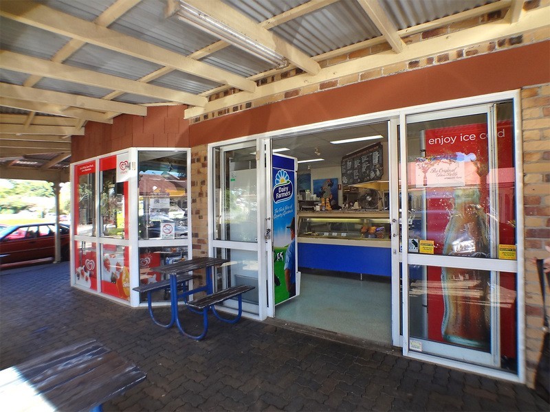 8 Maple Street, Maleny QLD 4552