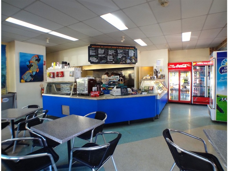 8 Maple Street, Maleny QLD 4552