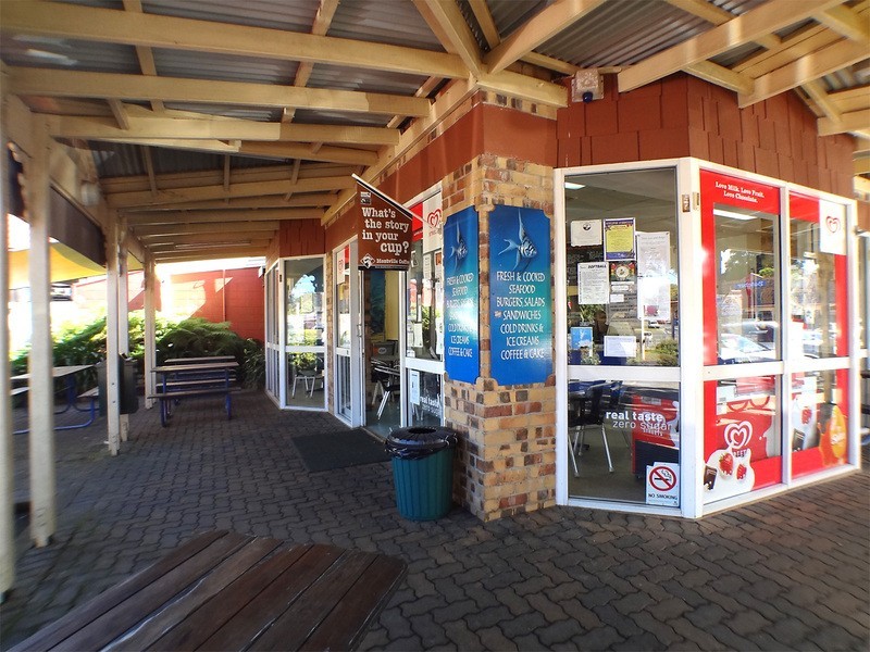 8 Maple Street, Maleny QLD 4552