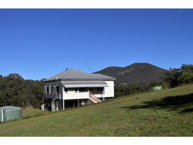 4 Connemara Court CONONDALE, Maleny QLD 4552
