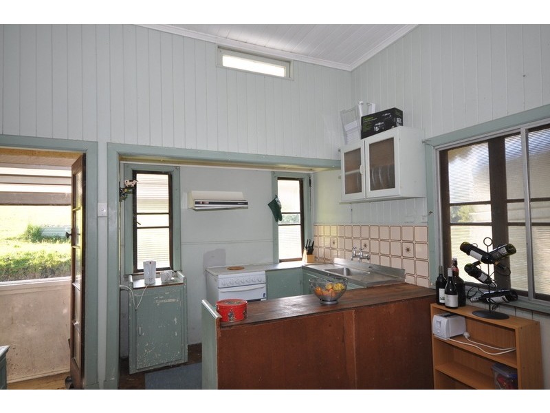 4 Connemara Court CONONDALE, Maleny QLD 4552