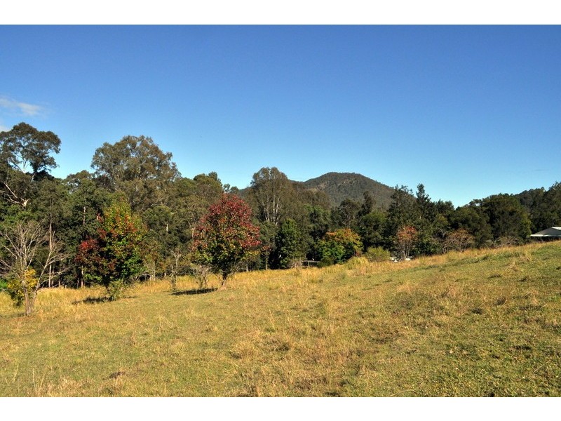 4 Connemara Court CONONDALE, Maleny QLD 4552