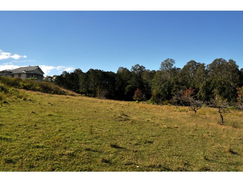 4 Connemara Court CONONDALE, Maleny QLD 4552