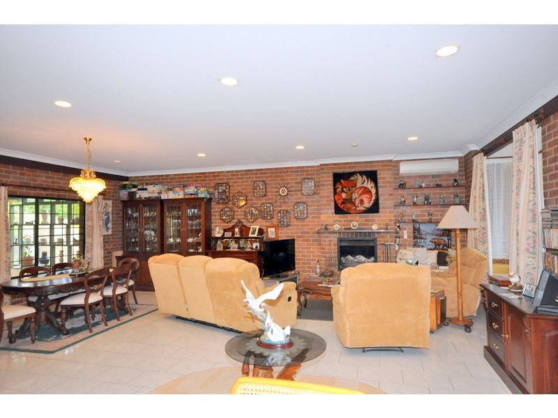 1 Connemara Court CONONDALE, Maleny QLD 4552