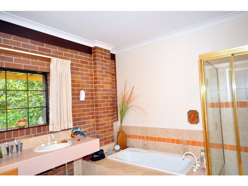 1 Connemara Court CONONDALE, Maleny QLD 4552