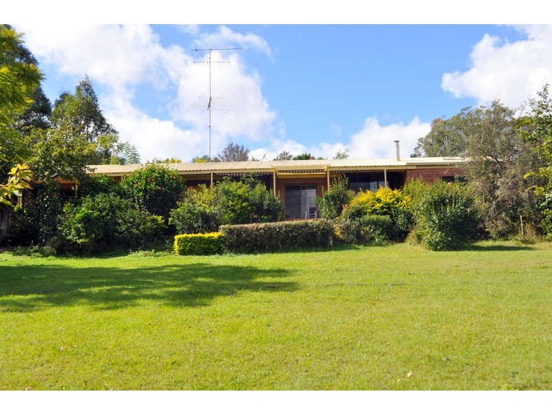 1 Connemara Court CONONDALE, Maleny QLD 4552