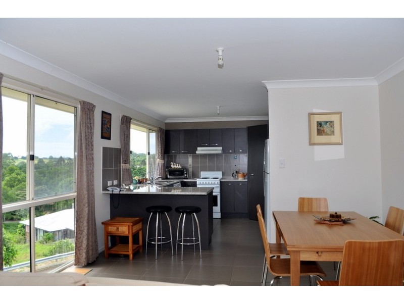 52 Hakea Ave, Maleny QLD 4552