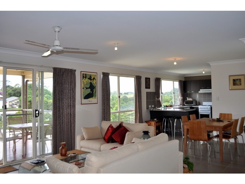 52 Hakea Ave, Maleny QLD 4552