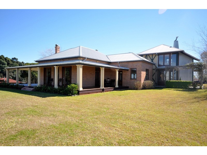 566 Mountain View Road, Maleny QLD 4552