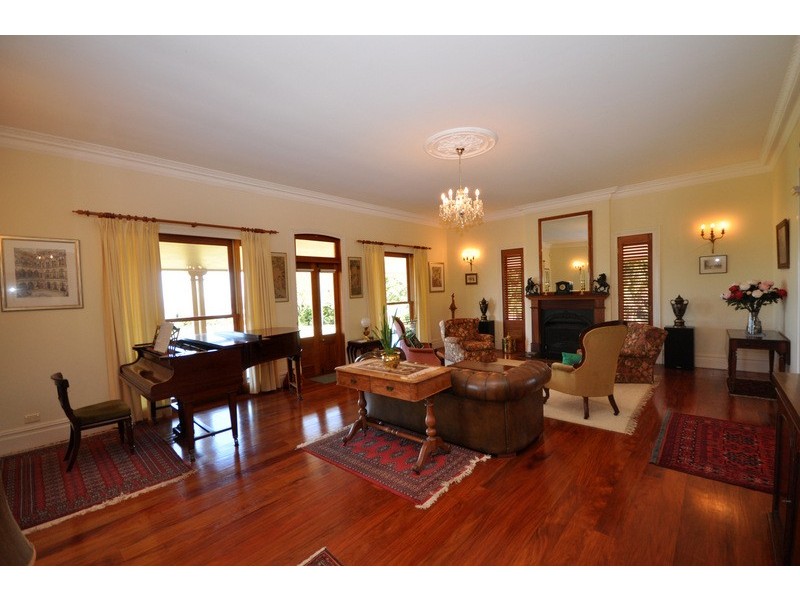 566 Mountain View Road, Maleny QLD 4552