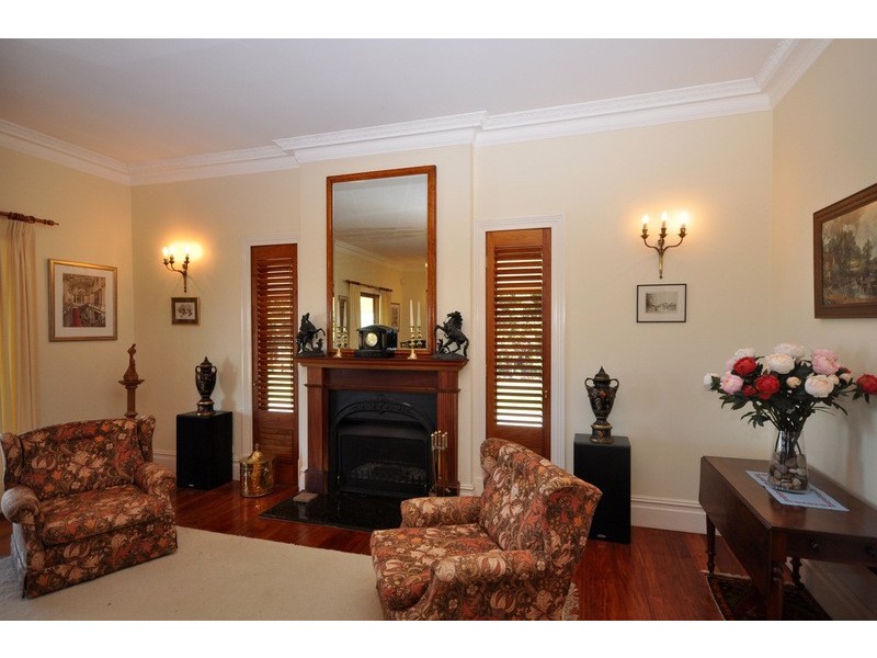 566 Mountain View Road, Maleny QLD 4552