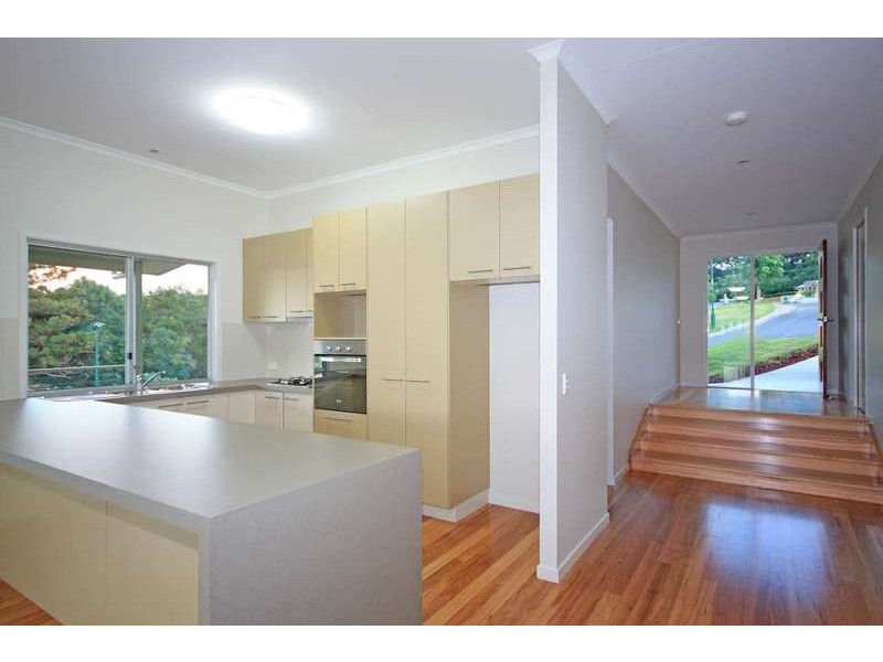 13 Ribbonwood Avenue, Maleny QLD 4552