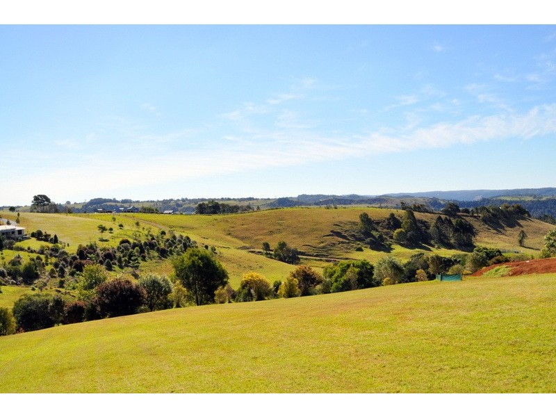 9 Curlew Ct, Maleny QLD 4552