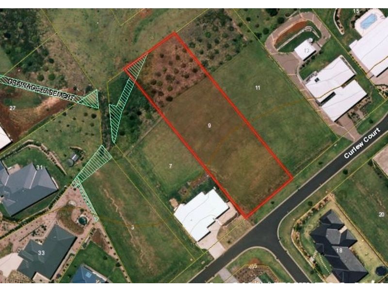 9 Curlew Ct, Maleny QLD 4552