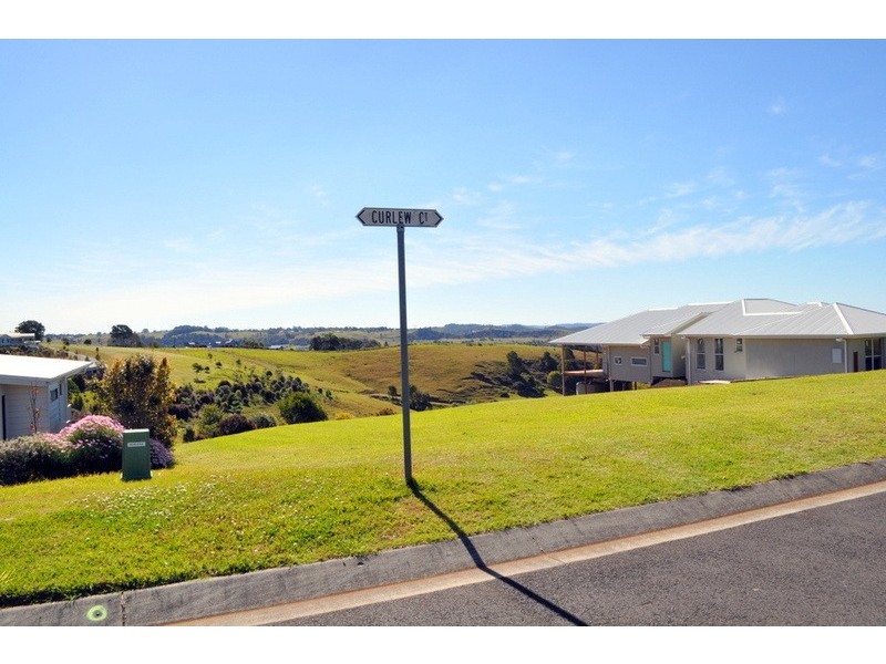 9 Curlew Ct, Maleny QLD 4552