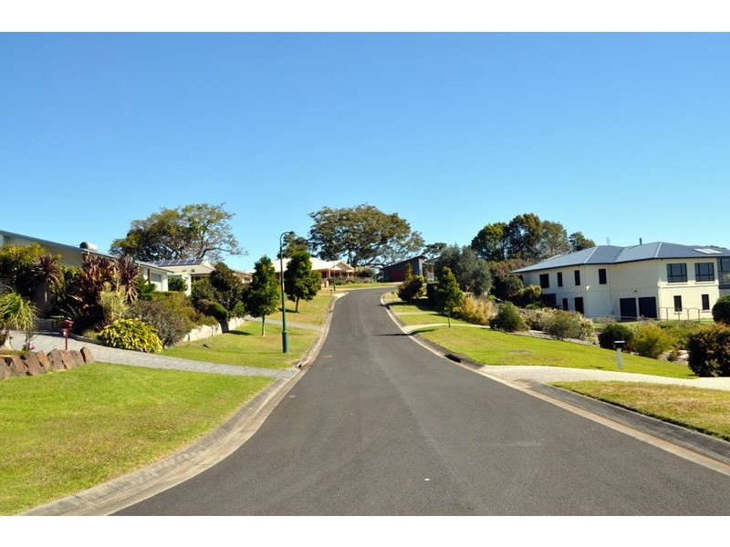 9 Curlew Ct, Maleny QLD 4552