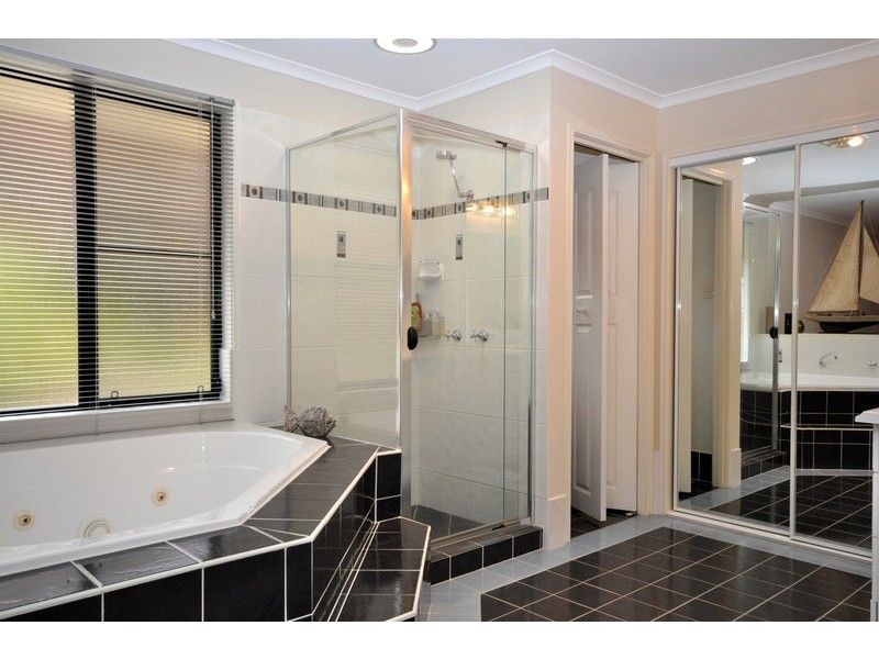 37 Avocado Lane, Maleny QLD 4552