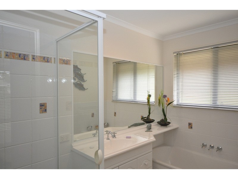 37 Avocado Lane, Maleny QLD 4552