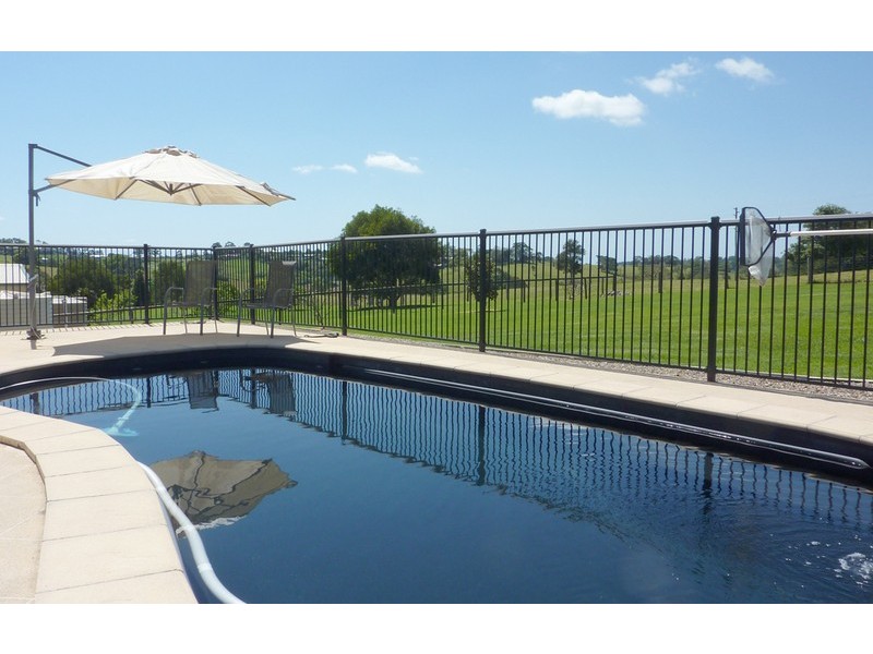 37 Avocado Lane, Maleny QLD 4552