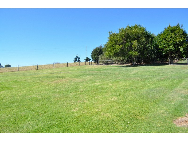 37 Avocado Lane, Maleny QLD 4552