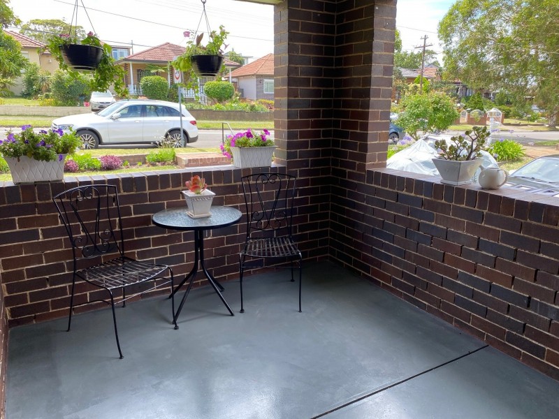 28 Gueudecourt Ave, Earlwood NSW 2206