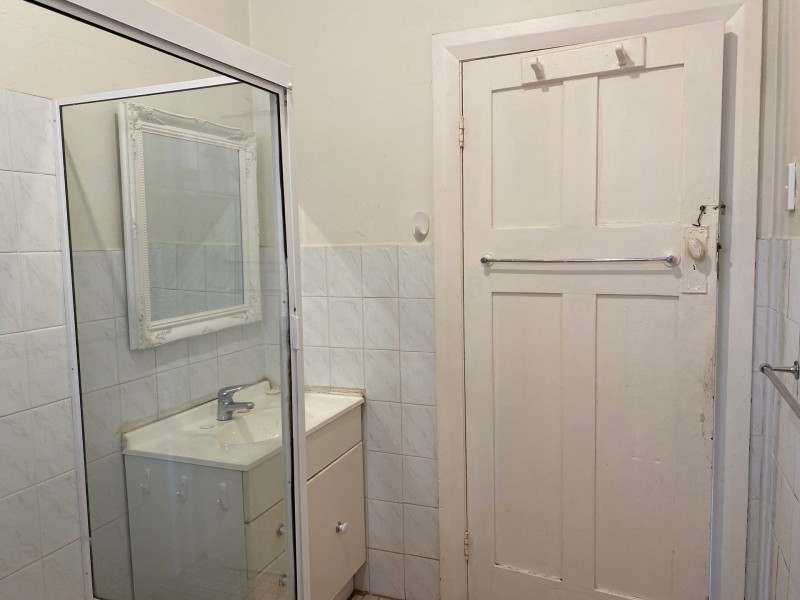 28 Gueudecourt Ave, Earlwood NSW 2206