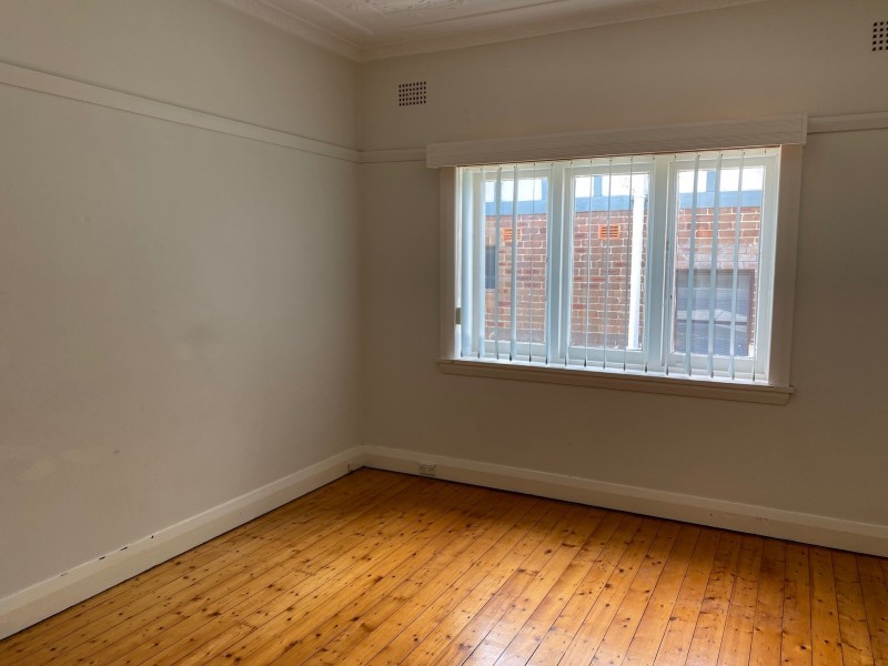 28 Gueudecourt Ave, Earlwood NSW 2206