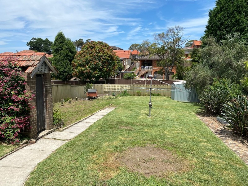 28 Gueudecourt Ave, Earlwood NSW 2206