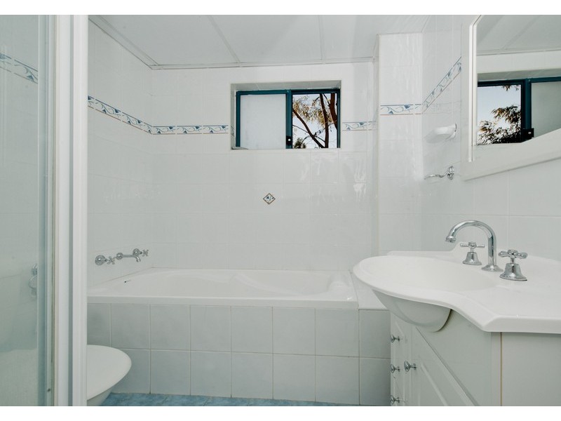 8/25a Good Street, Westmead NSW 2145