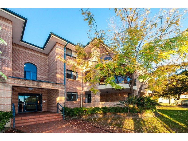 8/25a Good Street, Westmead NSW 2145