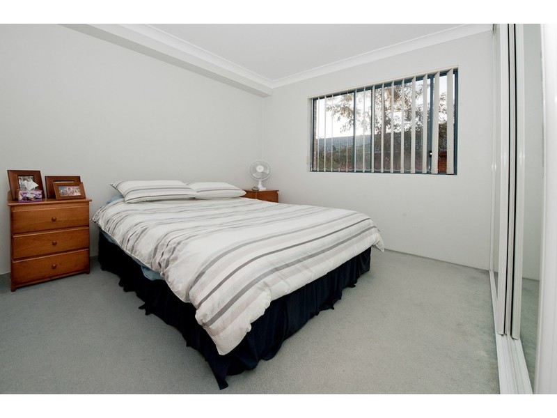 8/25a Good Street, Westmead NSW 2145