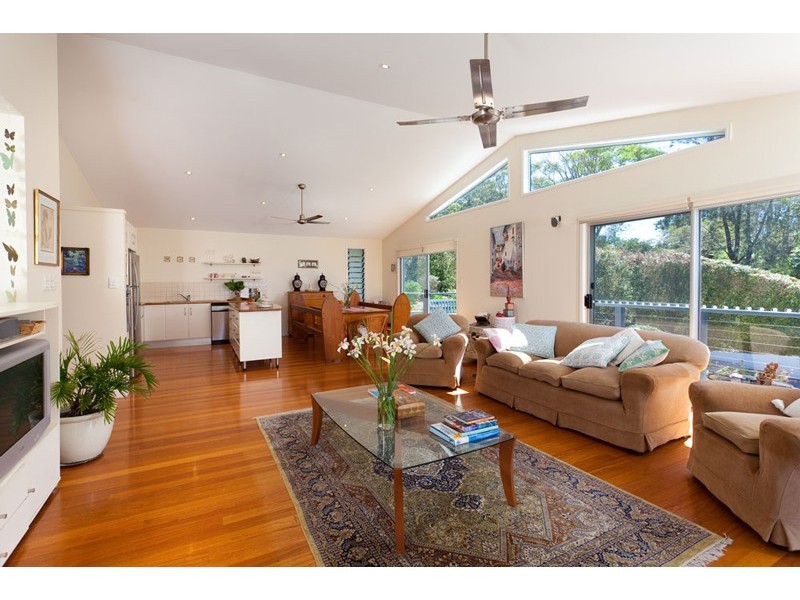 4 Goolara Court, Ocean Shores NSW 2483