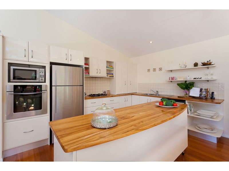 4 Goolara Court, Ocean Shores NSW 2483