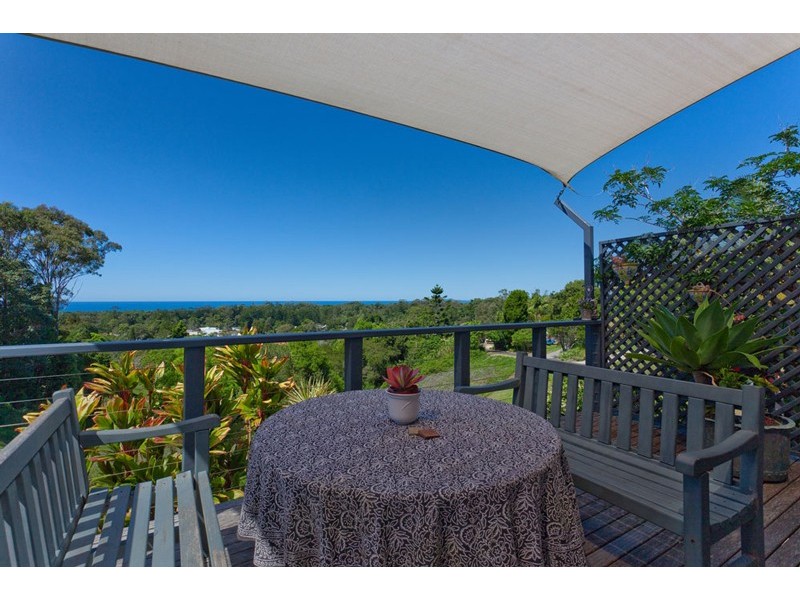 4 Goolara Court, Ocean Shores NSW 2483