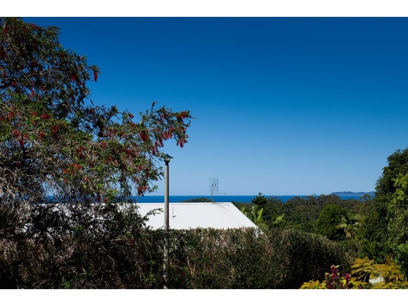 4 Goolara Court, Ocean Shores NSW 2483