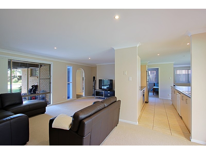 10 Beachside Drive, Suffolk Park NSW 2481