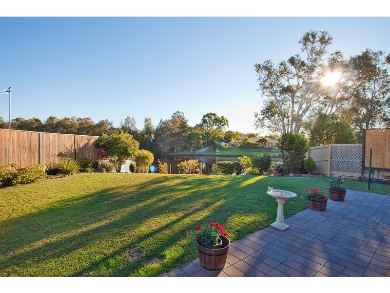 24 Berrimbillah Court, Ocean Shores NSW 2483